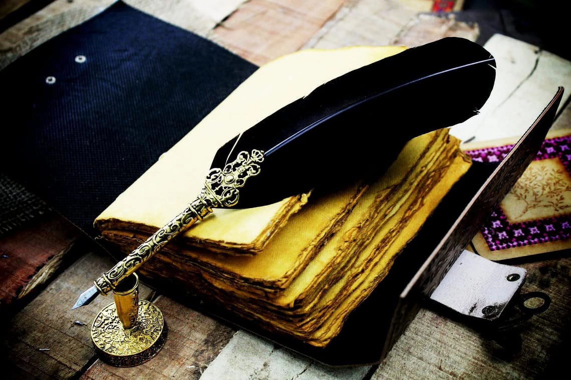 Hocus Pocus Book of Spells, Hocus Pocus Spell Books , Prop Hocus Pocus Gifts Halloween Decorations Decor, Book of Shadows Decoration 7X5 Inch (200 Pages)